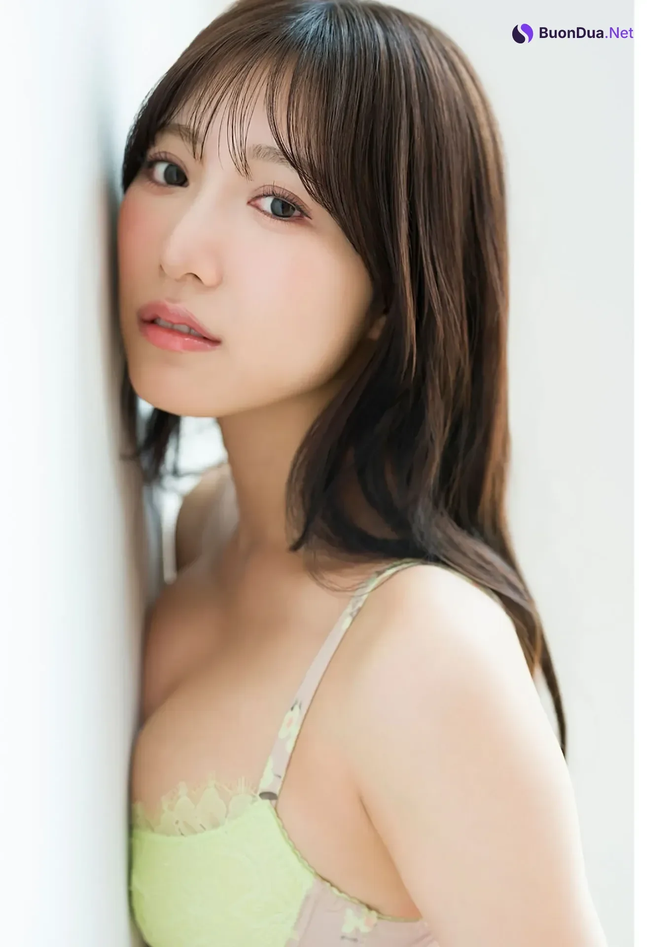 Sumire Yokono 横野すみれ, 写真集 「きみと、すみれ。」 - Photo 15