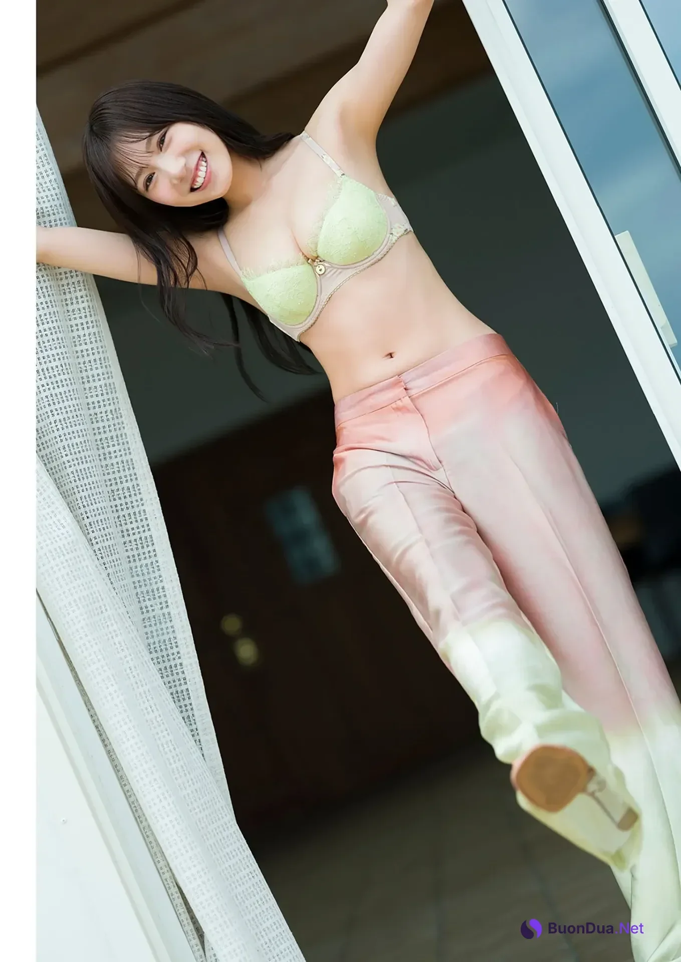 Sumire Yokono 横野すみれ, 写真集 「きみと、すみれ。」 - Photo 16