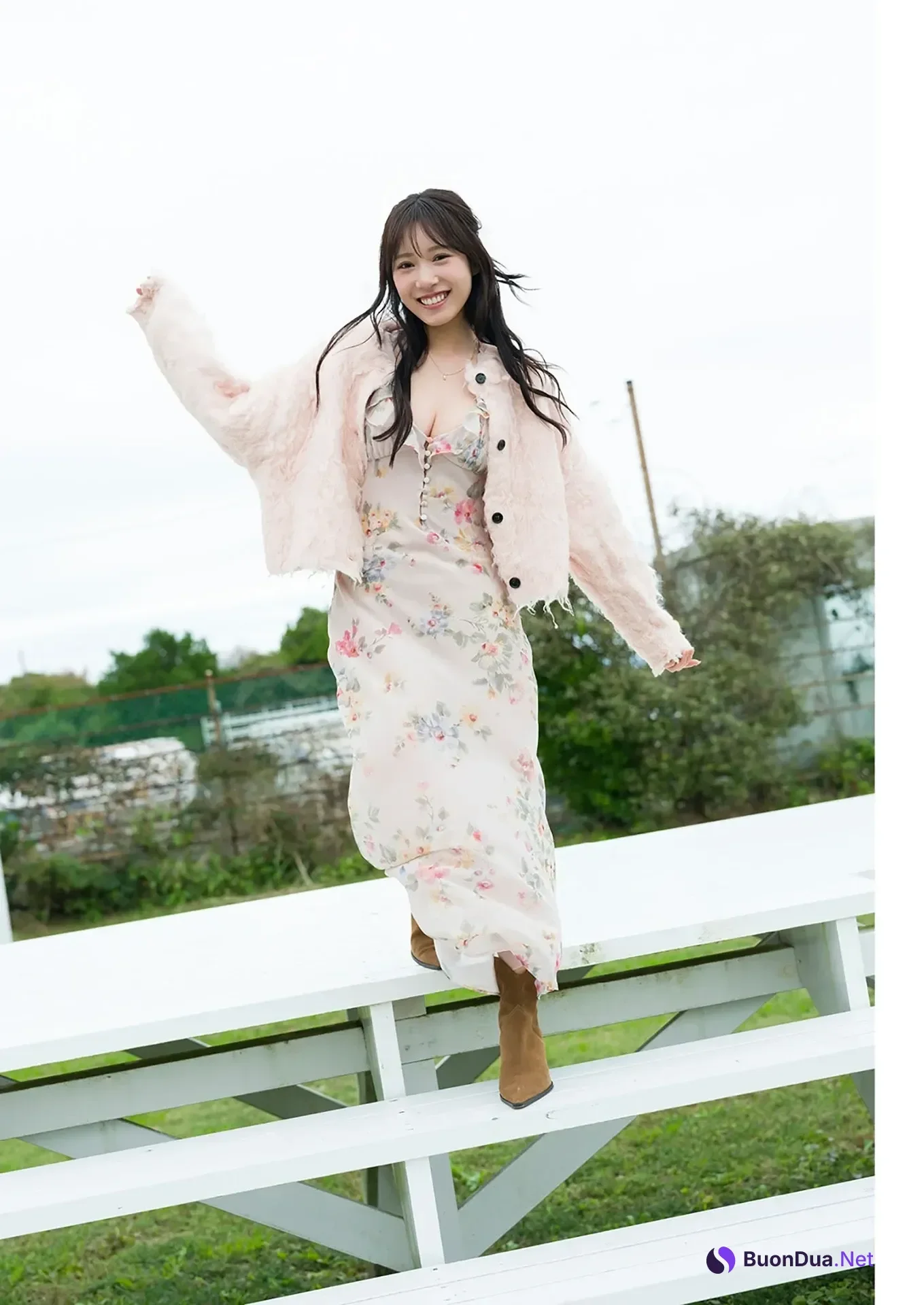 Sumire Yokono 横野すみれ, 写真集 「きみと、すみれ。」 - Photo 2