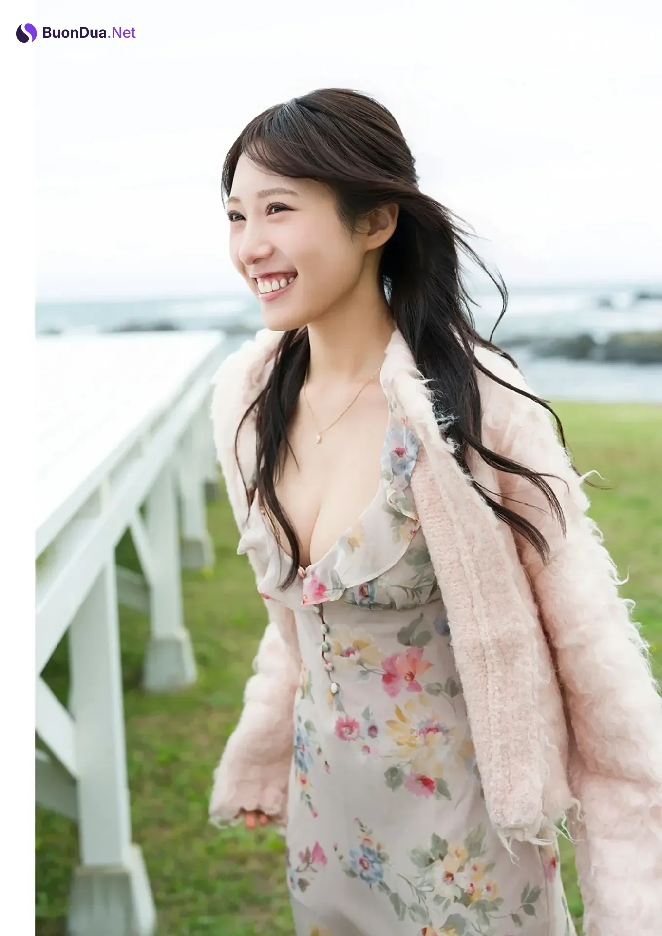 Sumire Yokono 横野すみれ, 写真集 「きみと、すみれ。」 - Photo 3