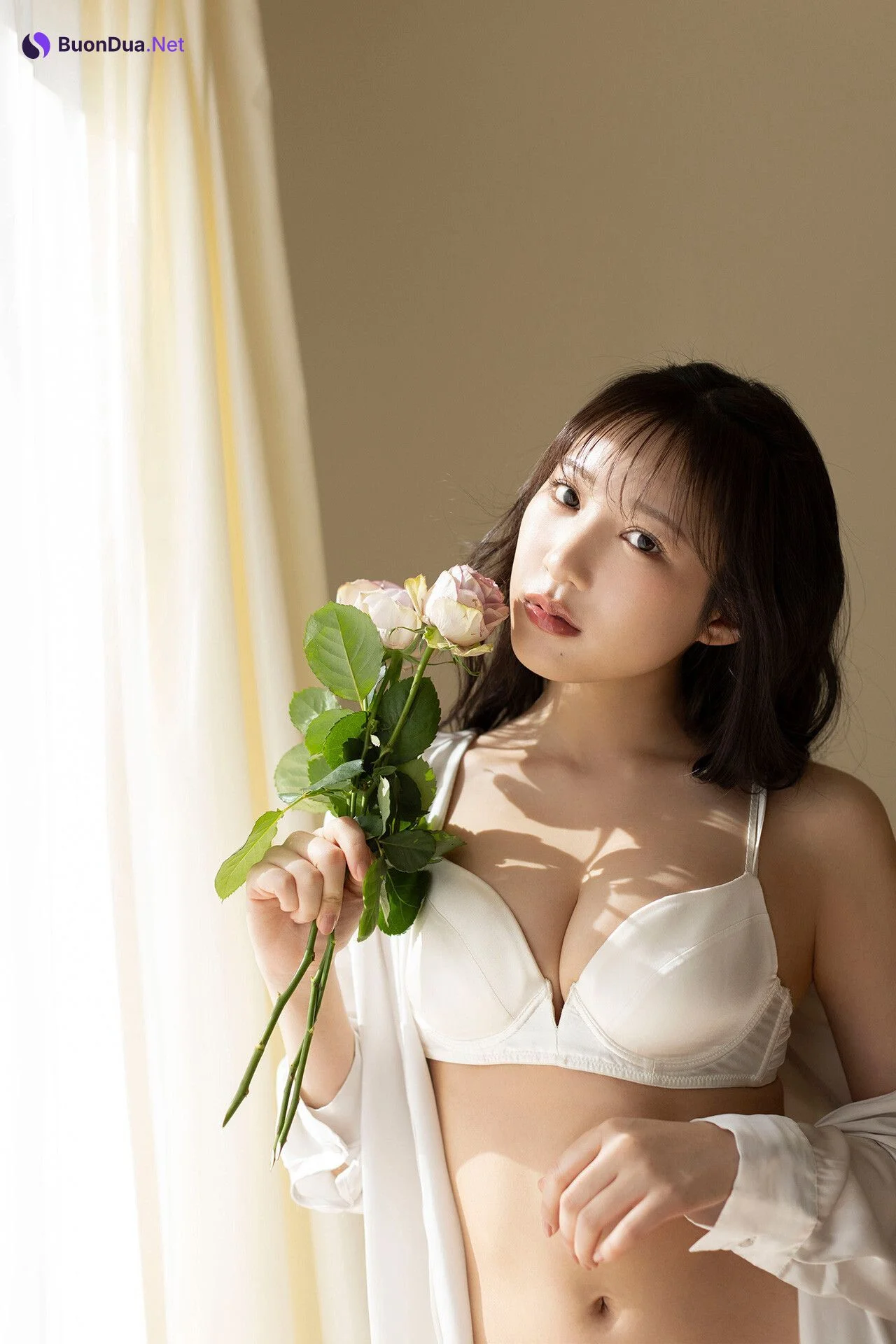 Sumire Yokono 横野すみれ, FLASHデジタル写真集 「どこ見てるの？」 Set.02 - Photo 2