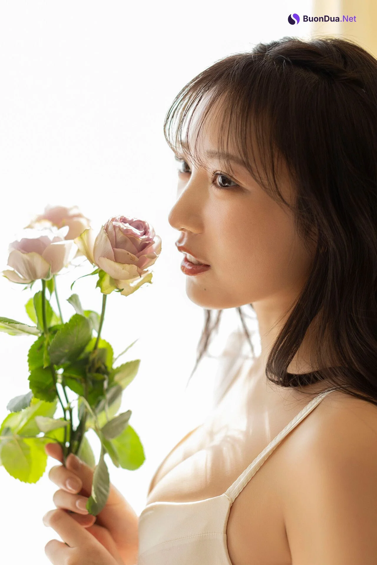 Sumire Yokono 横野すみれ, FLASHデジタル写真集 「どこ見てるの？」 Set.02 - Photo 3