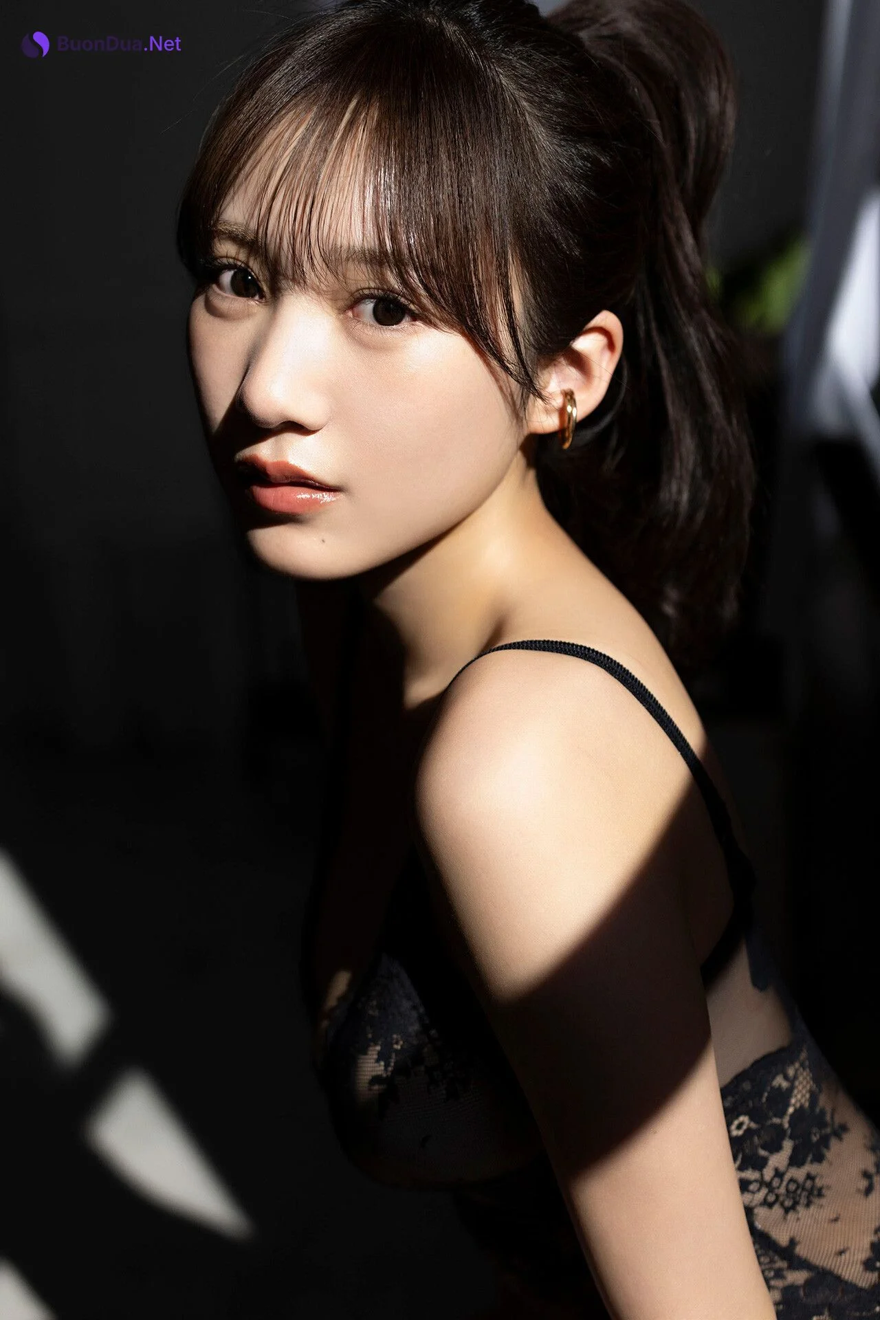 Sumire Yokono 横野すみれ, FLASHデジタル写真集 「どこ見てるの？」 Set.04 - Photo 7