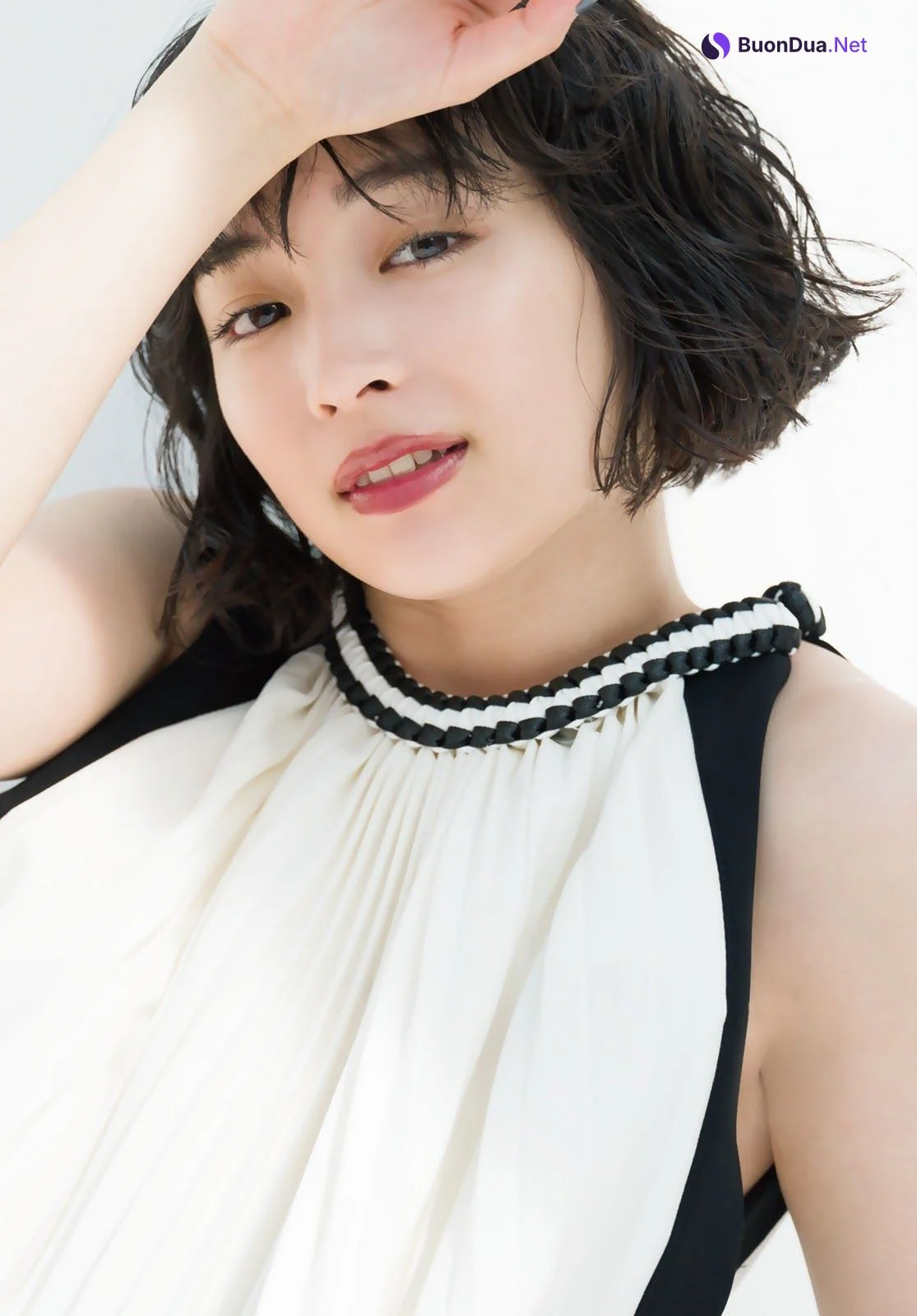 Suzu Hirose 広瀬すず, Shonen Magazine 2021 No.10 (週刊少年マガジン 2021年10号) - Photo 12