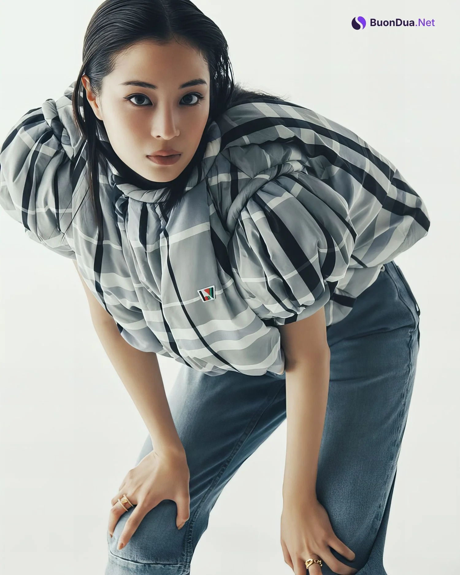 Suzu Hirose 広瀬すず, VOGUE JAPAN 2024.04 - Photo 12