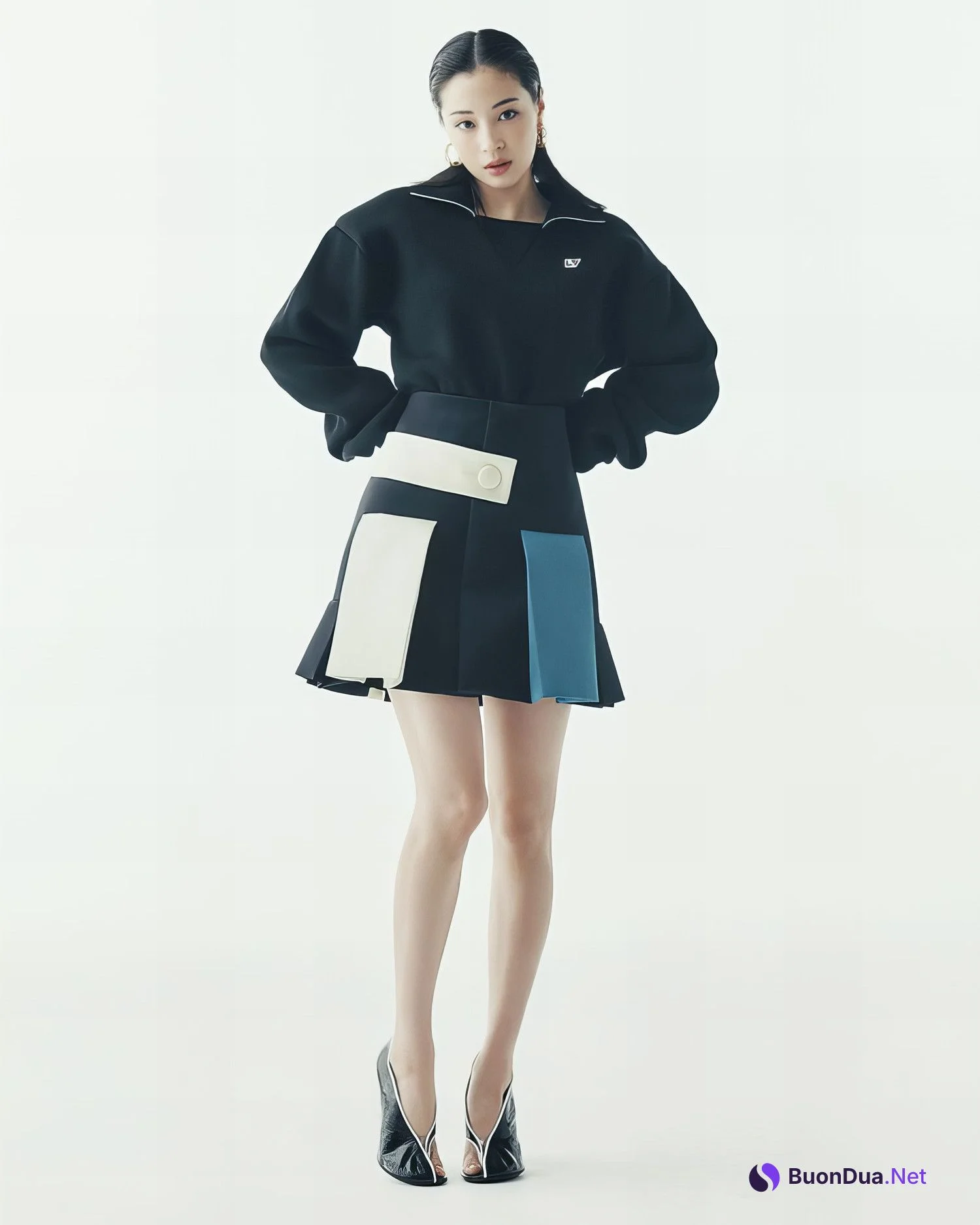 Suzu Hirose 広瀬すず, VOGUE JAPAN 2024.04 - Photo 9
