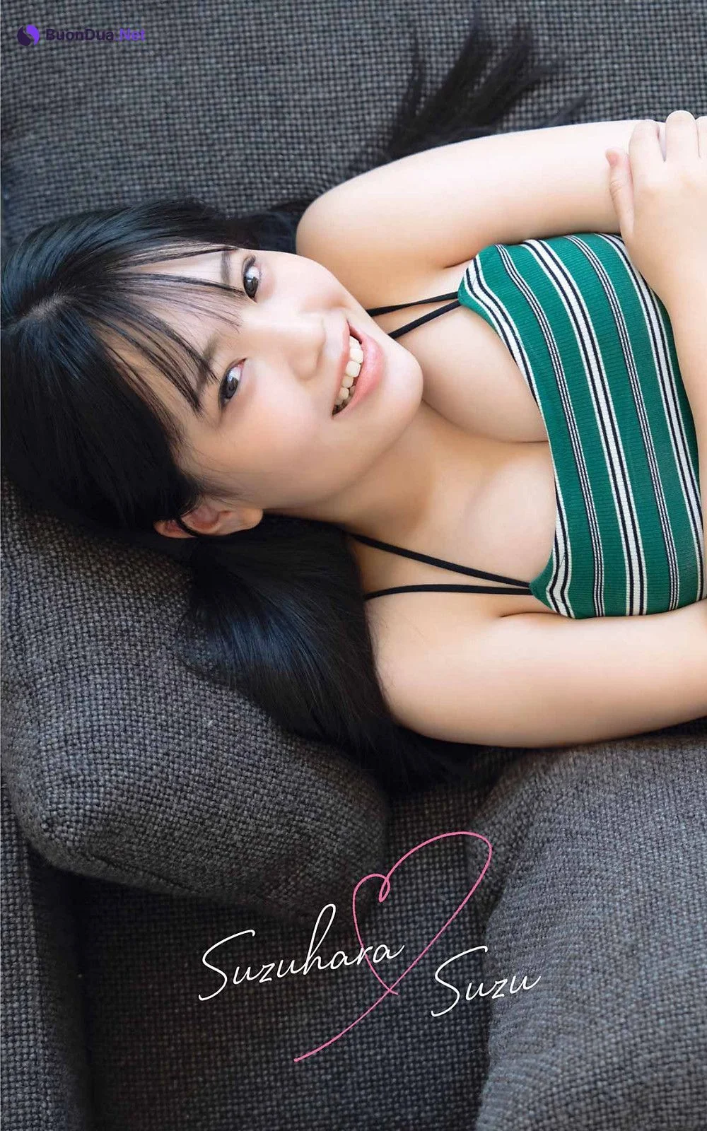 Suzu Suzuhara 鈴原すず, Young Gangan 2023 No.20 (ヤングガンガン 2023年20号) - Photo 4