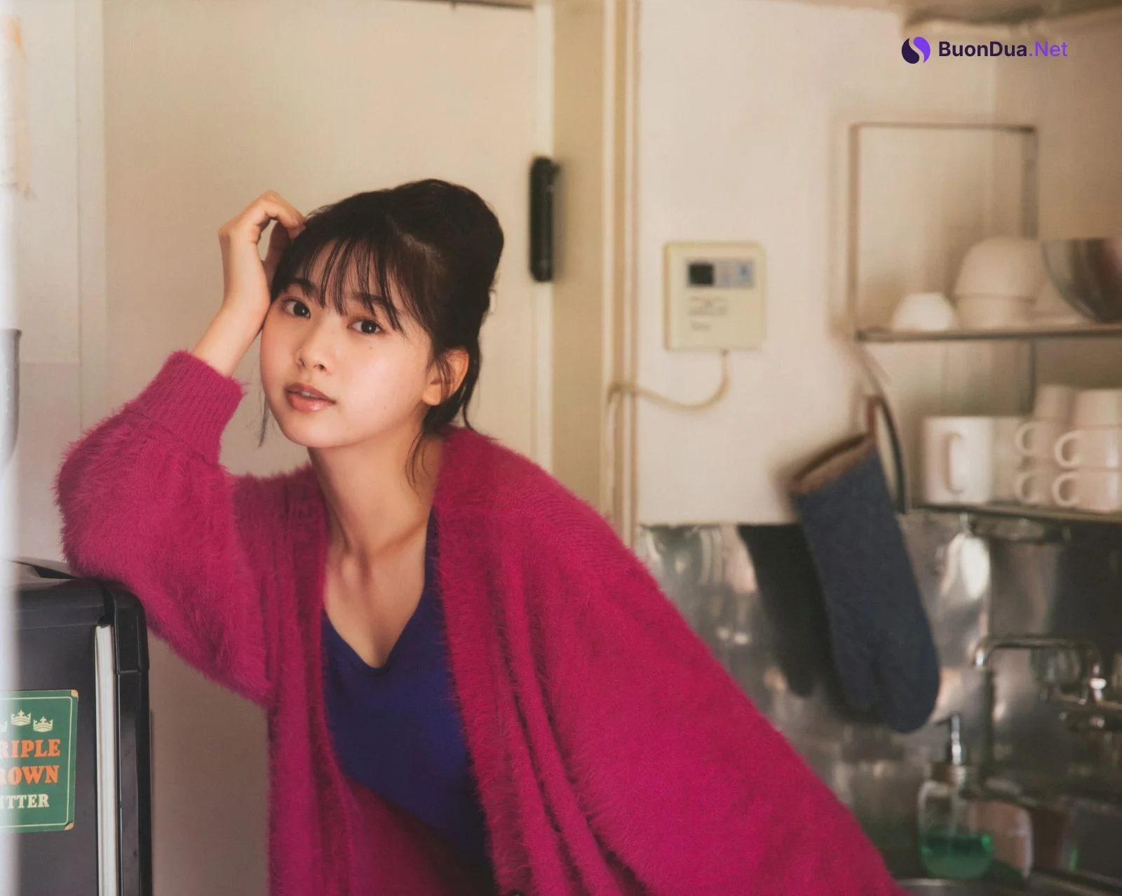 Suzuka Tomita 富田鈴花, BRODY 2022 No.12 (ブロディ 2022年12月号) - Photo 2