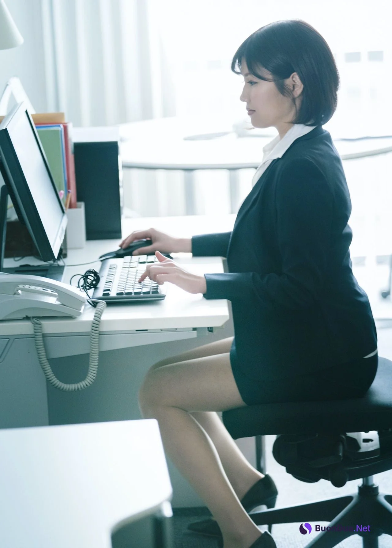 Suzume Mino 美乃すずめ, アサ芸SEXY女優写真集 「愛人のスズメ」 Set.02 - Photo 3