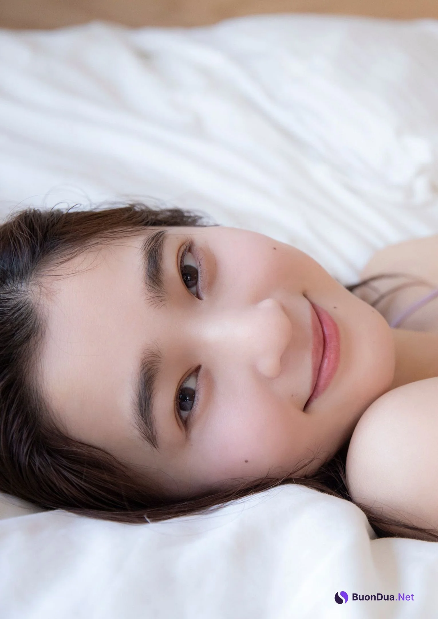 Suzuna 涼那, Young Jump 2023 No.20 (ヤングジャンプ 2023年20号) - Photo 9