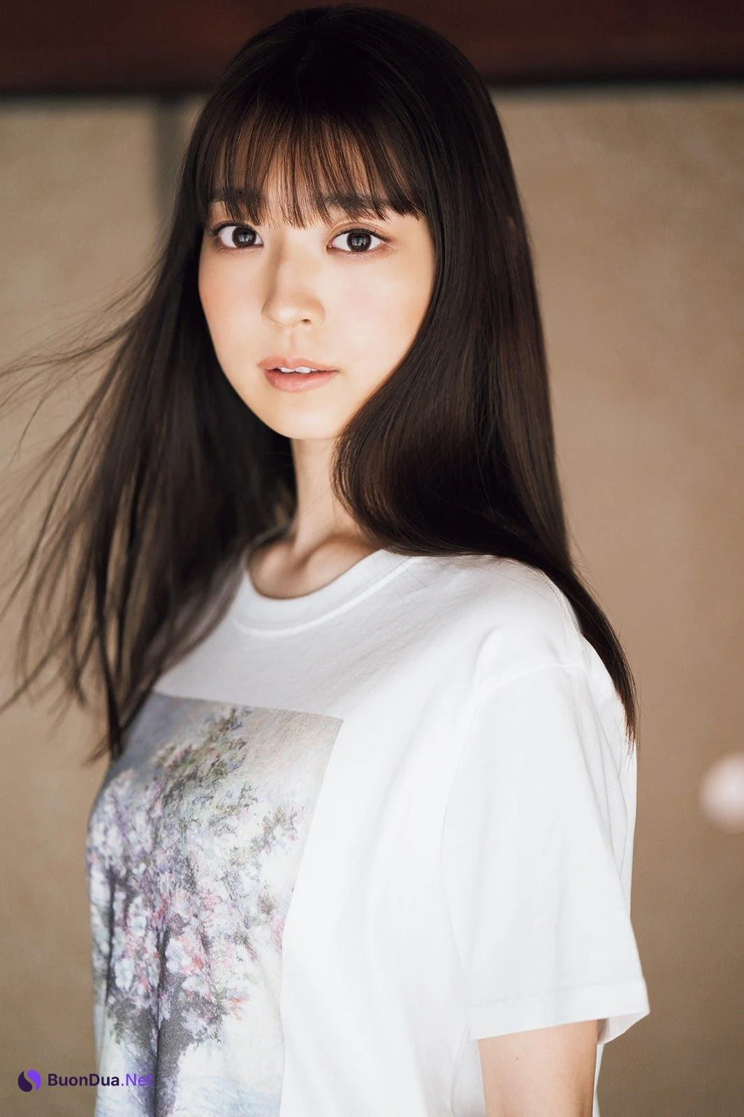 Tamami Sakaguchi 阪口珠美, Shonen Magazine 2021 No.18 (週刊少年マガジン 2021年18号) - Photo 10
