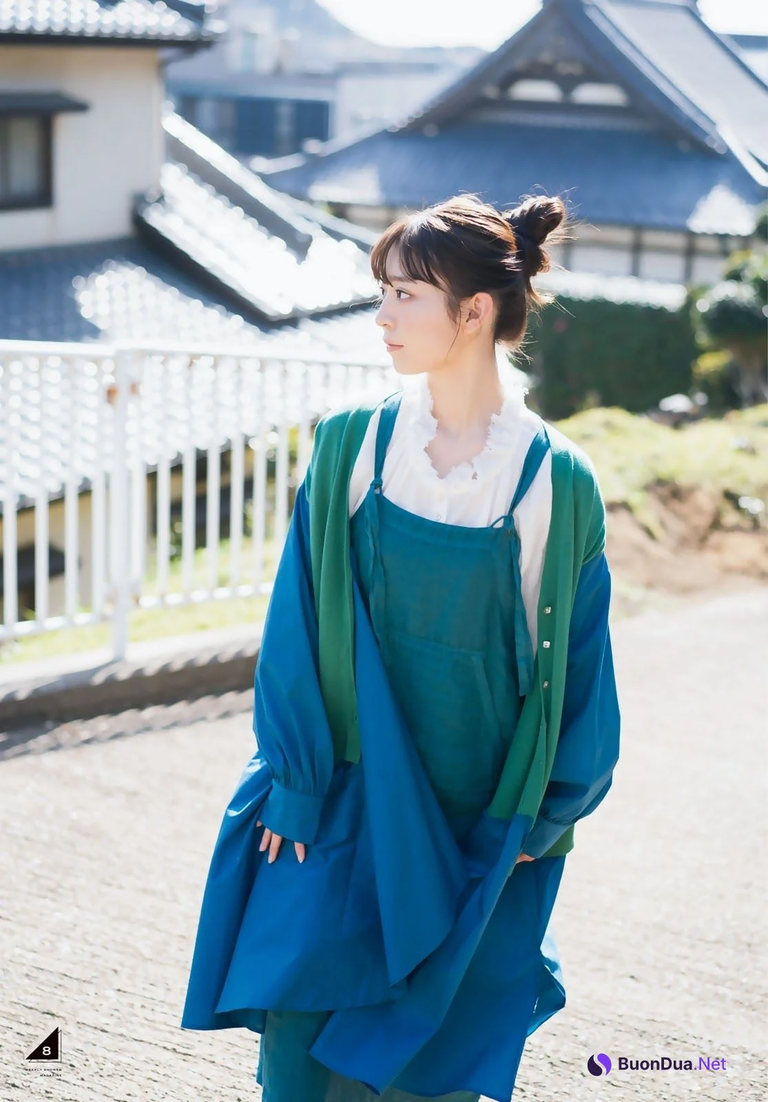 Tamami Sakaguchi 阪口珠美, Shonen Magazine 2021 No.18 (週刊少年マガジン 2021年18号) - Photo 8