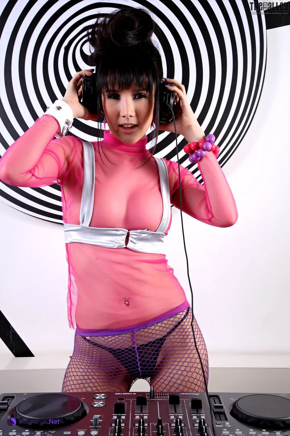 [The Black Alley] Mona Fong Set.02 - Photo 2