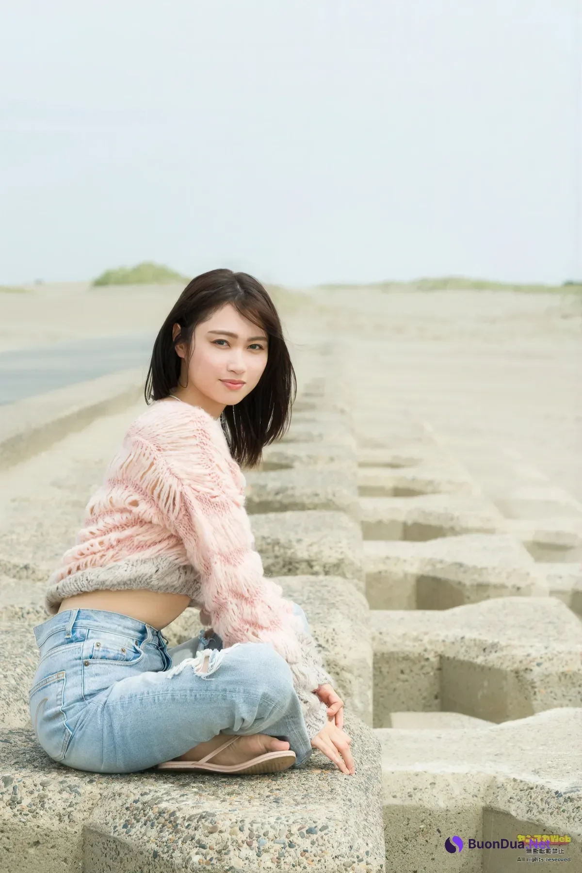 Tohko Asai 朝井瞳子, Young Magazine 2025 No.52 (ヤングマガジン 2025年52号) - รูปภาพ 11