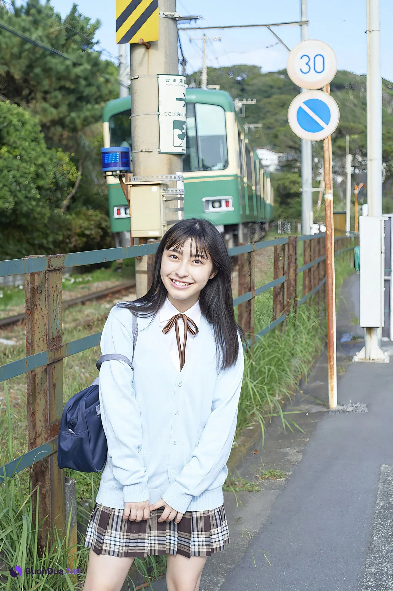 Tsukine Takeuchi 竹内月音, ヤンマガデジタル写真集 ヤンマガアザーっす！ 号未公開カット - Photo 3