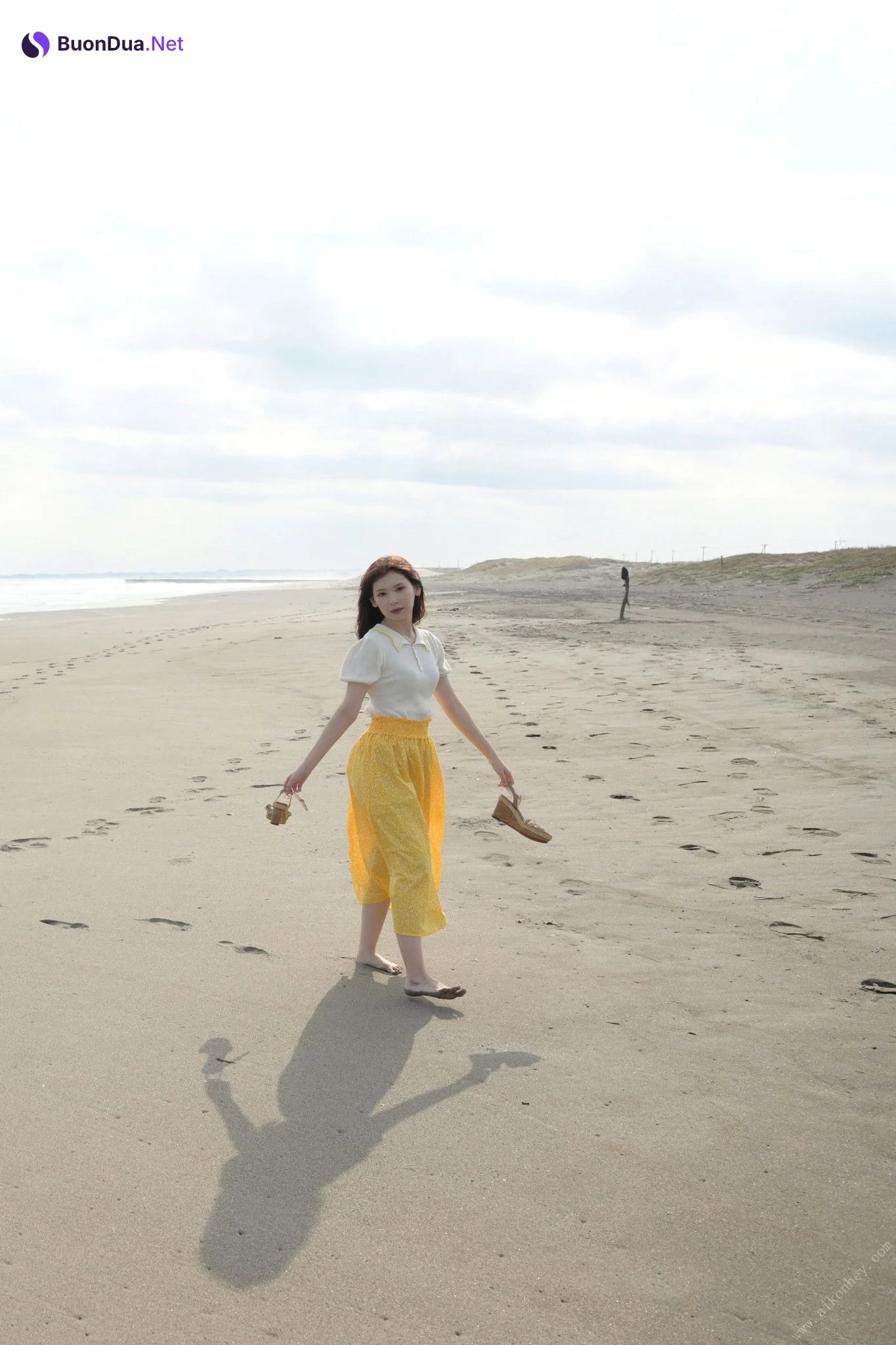 Tsumugi Akari 明里つむぎ, ＦＲＩＤＡＹデジタル写真集 「君とつむぐ夏 Vol.2」 Set.01 - Photo 10