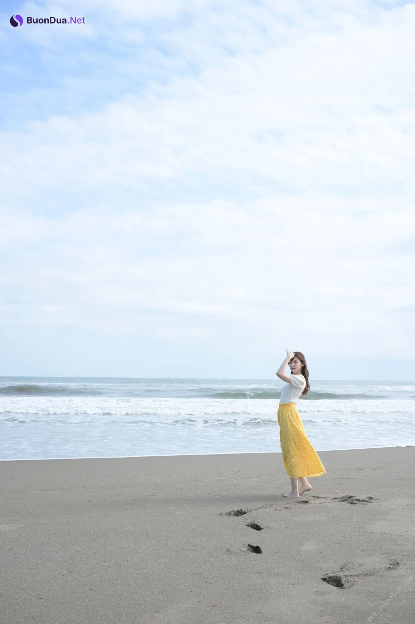 Tsumugi Akari 明里つむぎ, ＦＲＩＤＡＹデジタル写真集 「君とつむぐ夏 Vol.2」 Set.01 - Photo 2