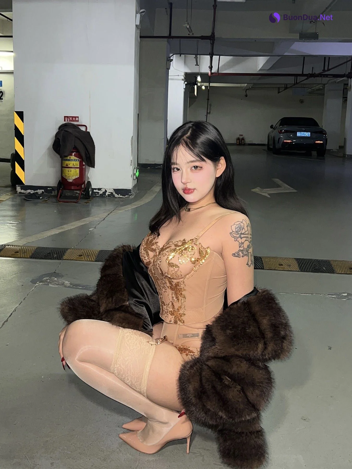 小u优优子 – 貂皮大衣 - 사진 15