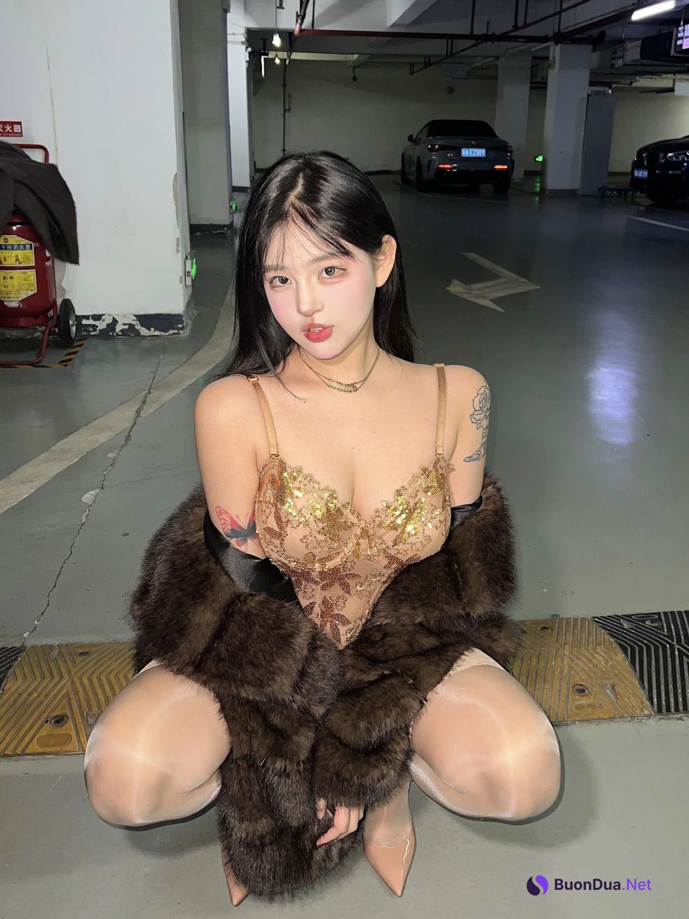 小u优优子 – 貂皮大衣 - Photo 28