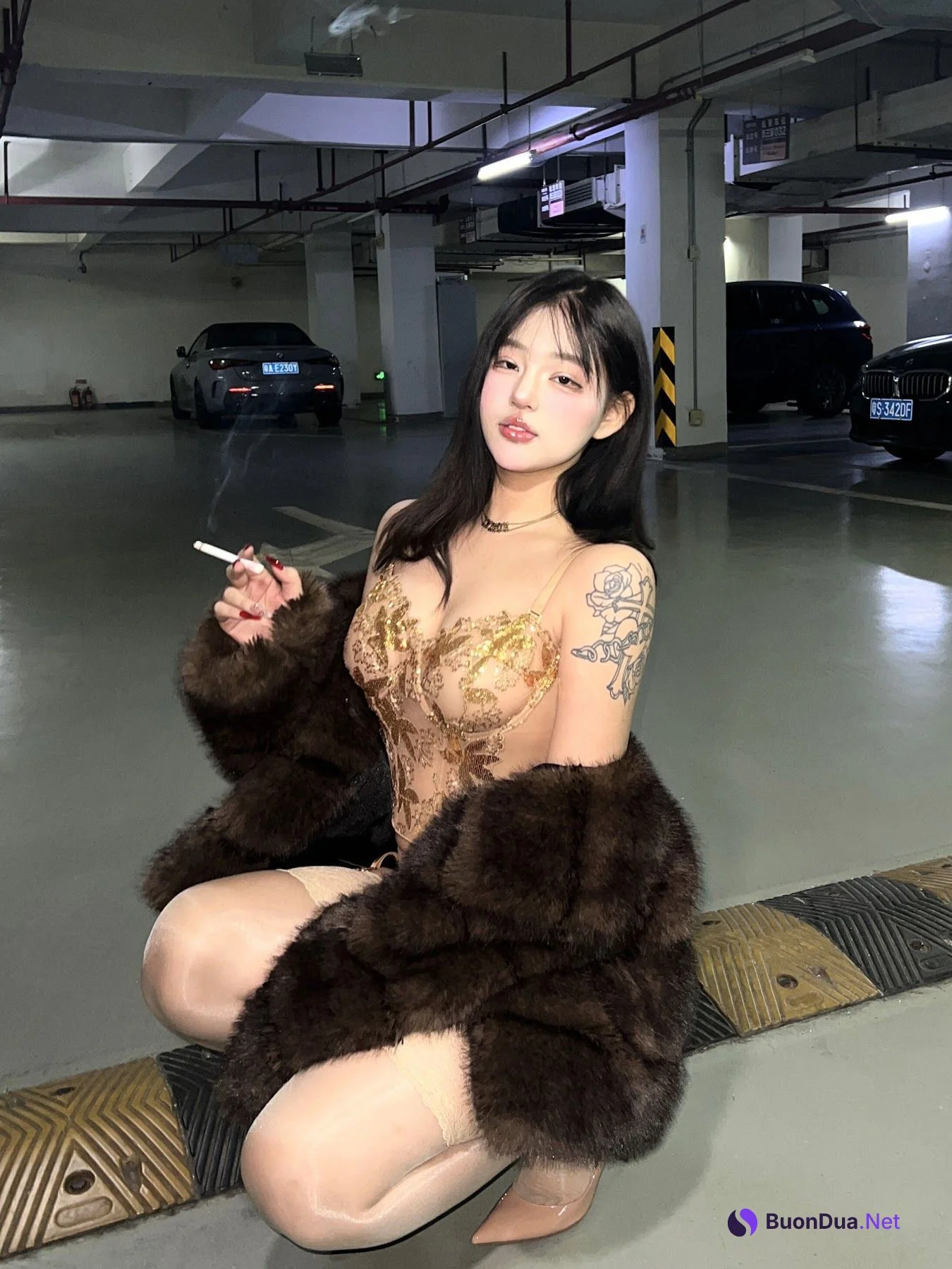小u优优子 – 貂皮大衣 - 사진 5