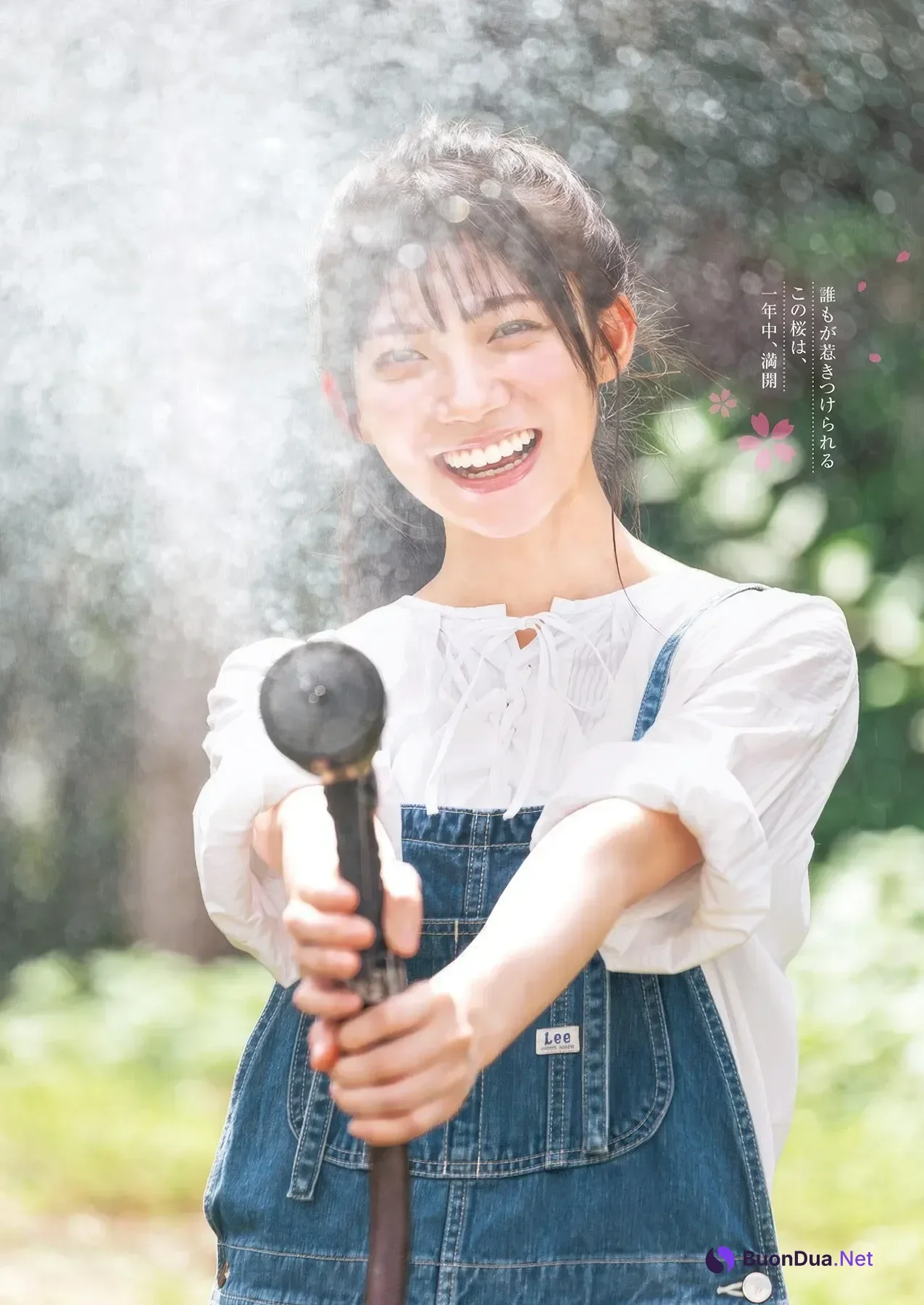 Ui Yamakawa 山川宇衣, Neo Sato 佐藤愛桜, Young Jump 2025 No.48 (ヤングジャンプ 2025年48号) - Photo 12