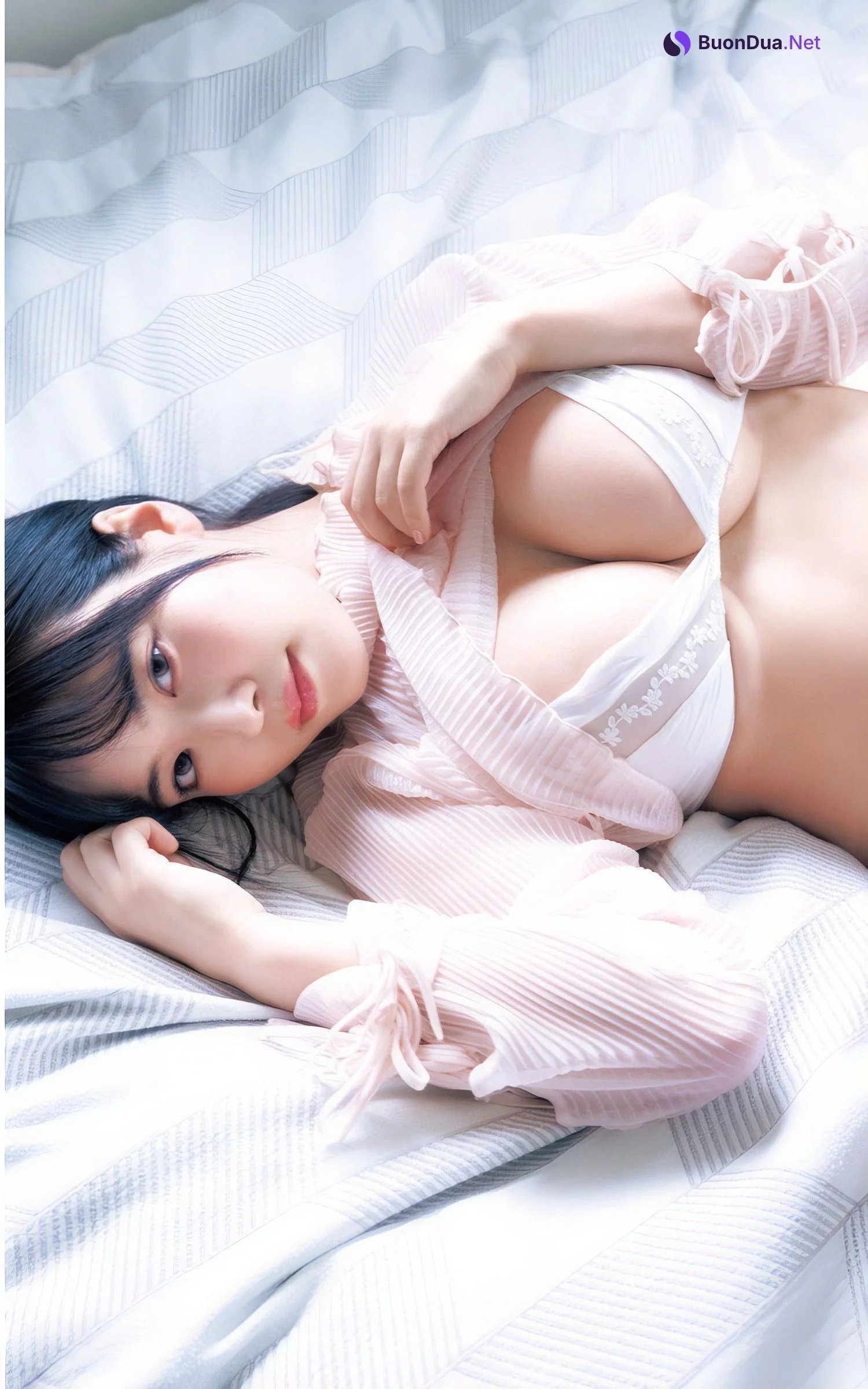 Umi Shinonome 東雲うみ, Young Jump 2024 No.49 (ヤングジャンプ 2024年49号) - Photo 7