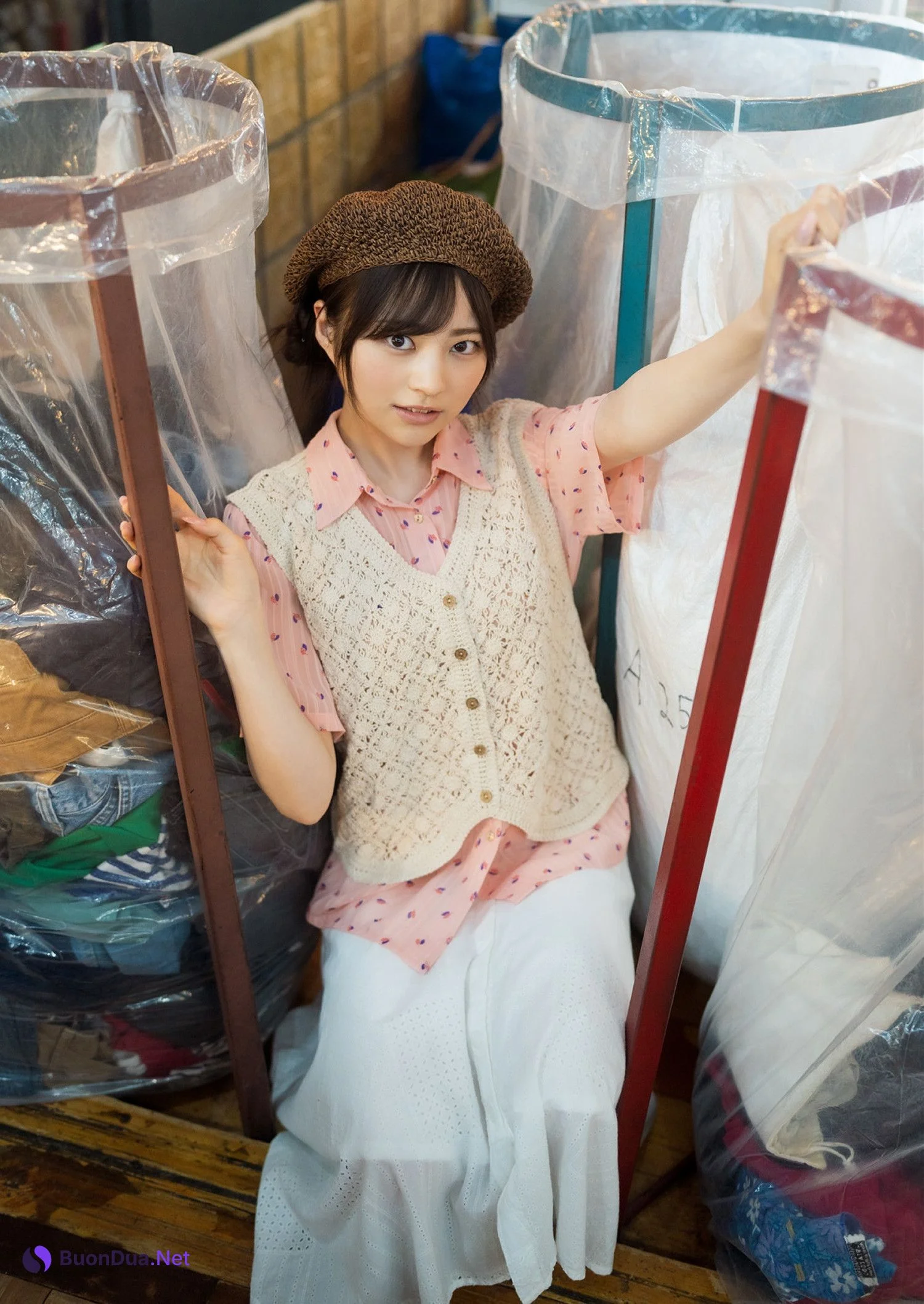 USA 宇咲, デジタル限定 YJ Photo Book 「古着屋バイトで、将来の夢を発見！？」 Set.02 - Photo 9