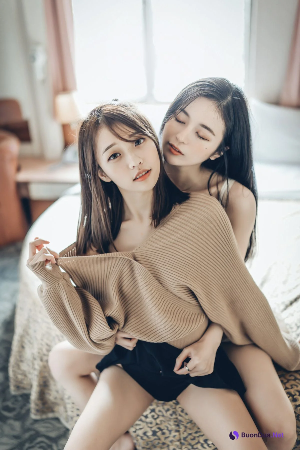 我的大小女友❤️ 妍妍+辰辰 🔞情人節帶兩位女友開房間 超超透上衣 透明內褲 吸奶 揉胸 舌吻 局部特寫 Vol.01 - Photo 10