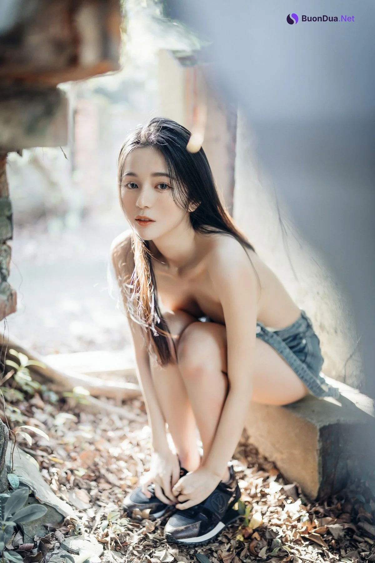 巨乳仙仙辰 野外露出初體驗❤️ 紅衣+透明內褲 裸上身吊帶褲 透明白色罩衫 Vol.02 - Photo 17