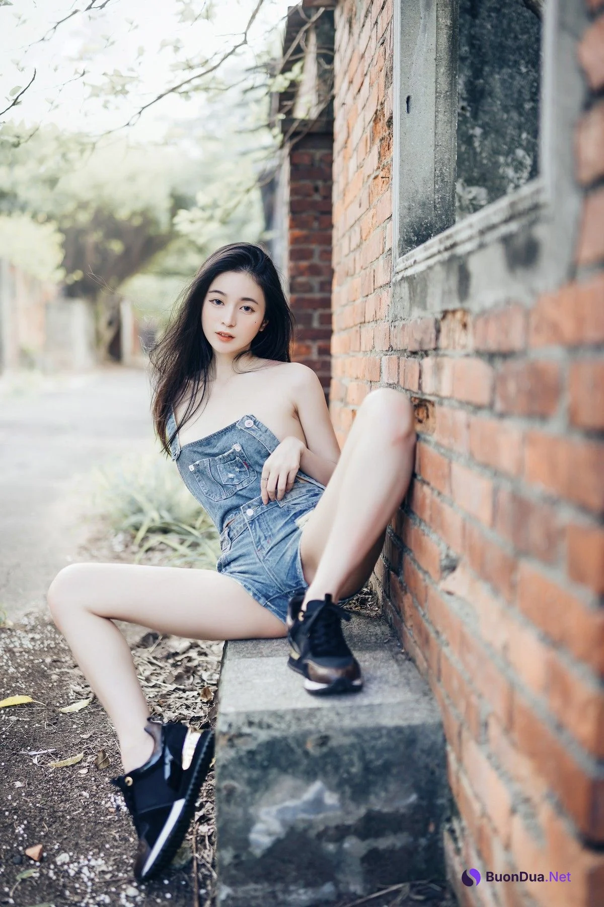 巨乳仙仙辰 野外露出初體驗❤️ 紅衣+透明內褲 裸上身吊帶褲 透明白色罩衫 Vol.02 - Photo 7