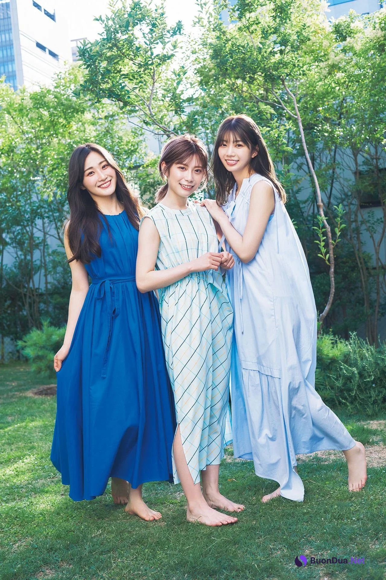 高本彩花 東村芽依 潮紗理菜, Weekly SPA! 2022.07.19 (週刊SPA! 2022年7月19日号) - Photo 3