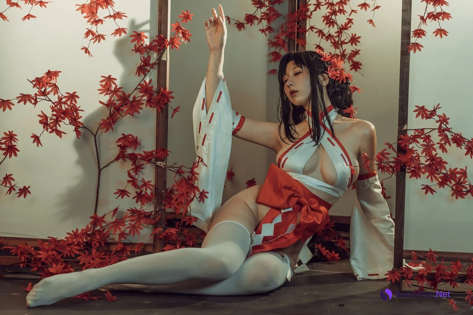 云溪溪 写真更新 奶桃巫女 - Photo 17