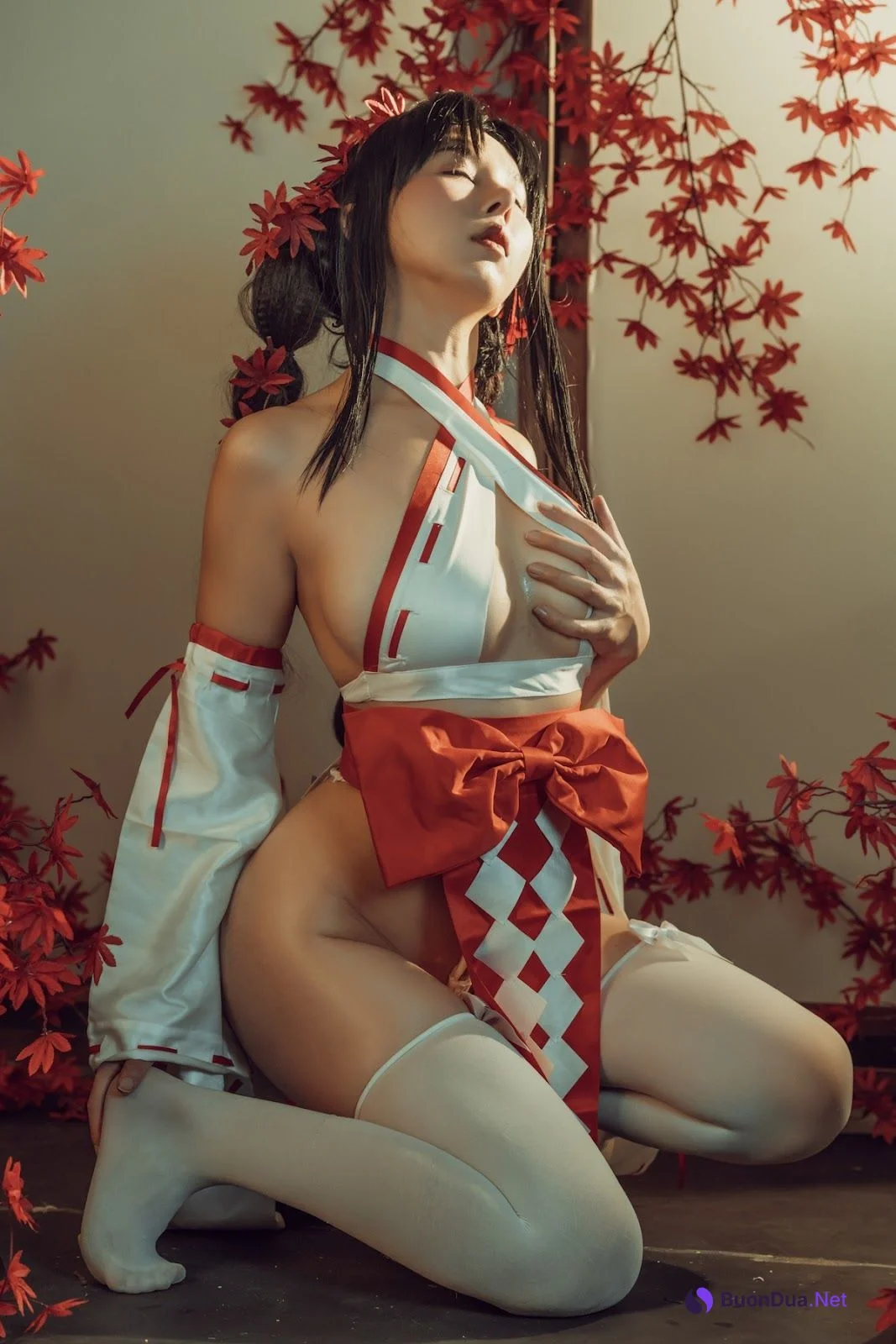 云溪溪 写真更新 奶桃巫女 - Photo 2