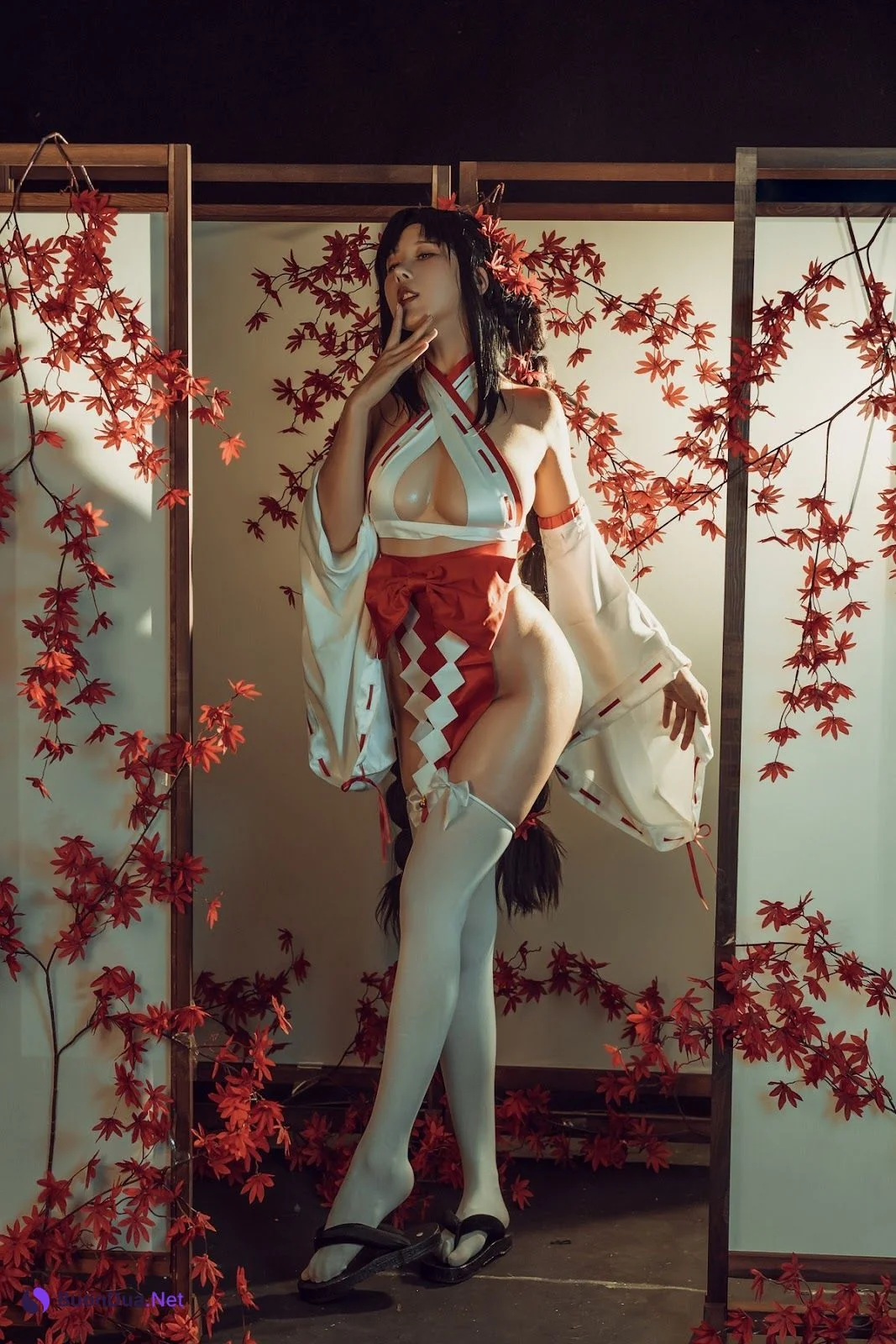 云溪溪 写真更新 奶桃巫女 - Photo 3