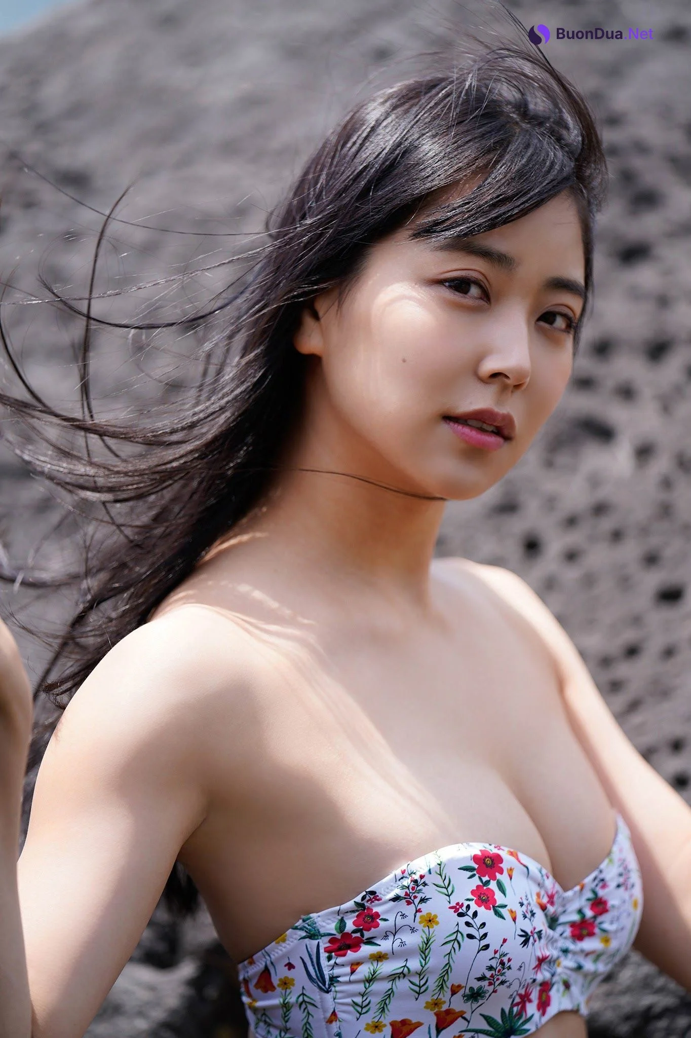 白間美瑠・上西怜, ヤンマガデジタル写真集 ヤンマガアザーっす！ 号未公開カット - รูปภาพ 19