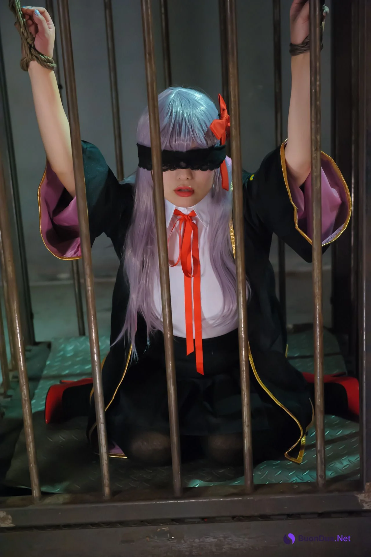 あなたが好きなのは？ダークな世界観で緊縛されている少女 - Photo 3