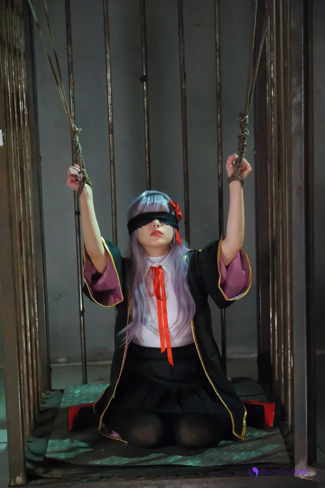 あなたが好きなのは？ダークな世界観で緊縛されている少女 - Photo 4