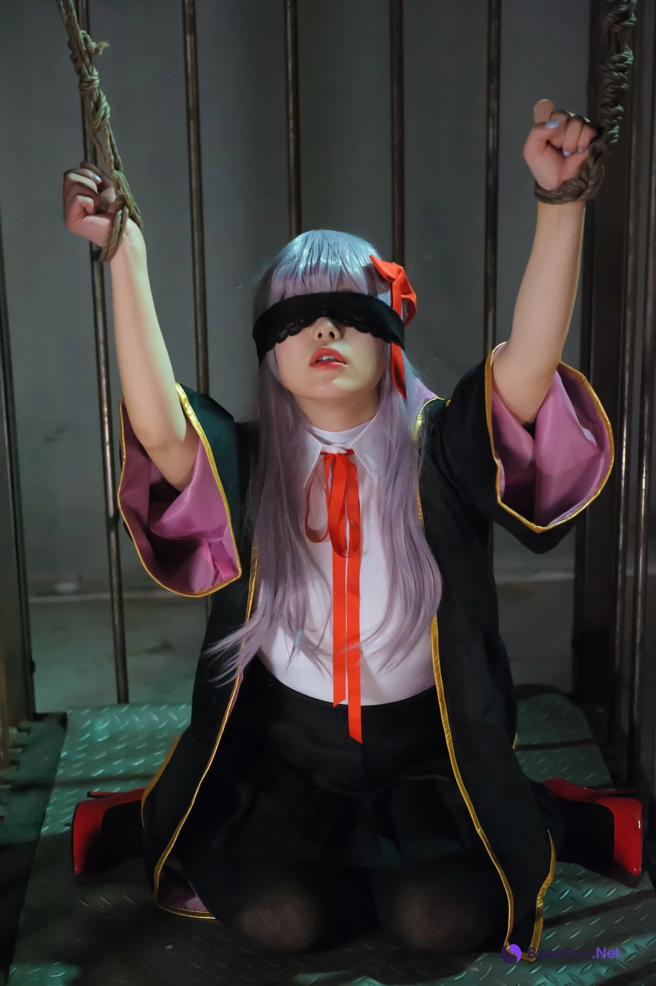 あなたが好きなのは？ダークな世界観で緊縛されている少女 - Photo 5
