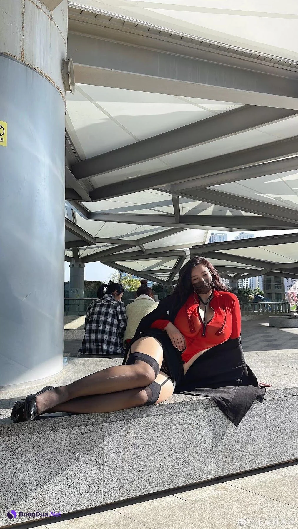 水蜜桃米米 – 吊带黑丝 - รูปภาพ 15