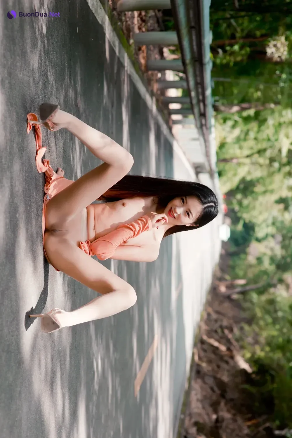 杨子嫣 – 户外女神的丝袜秀 - Photo 18