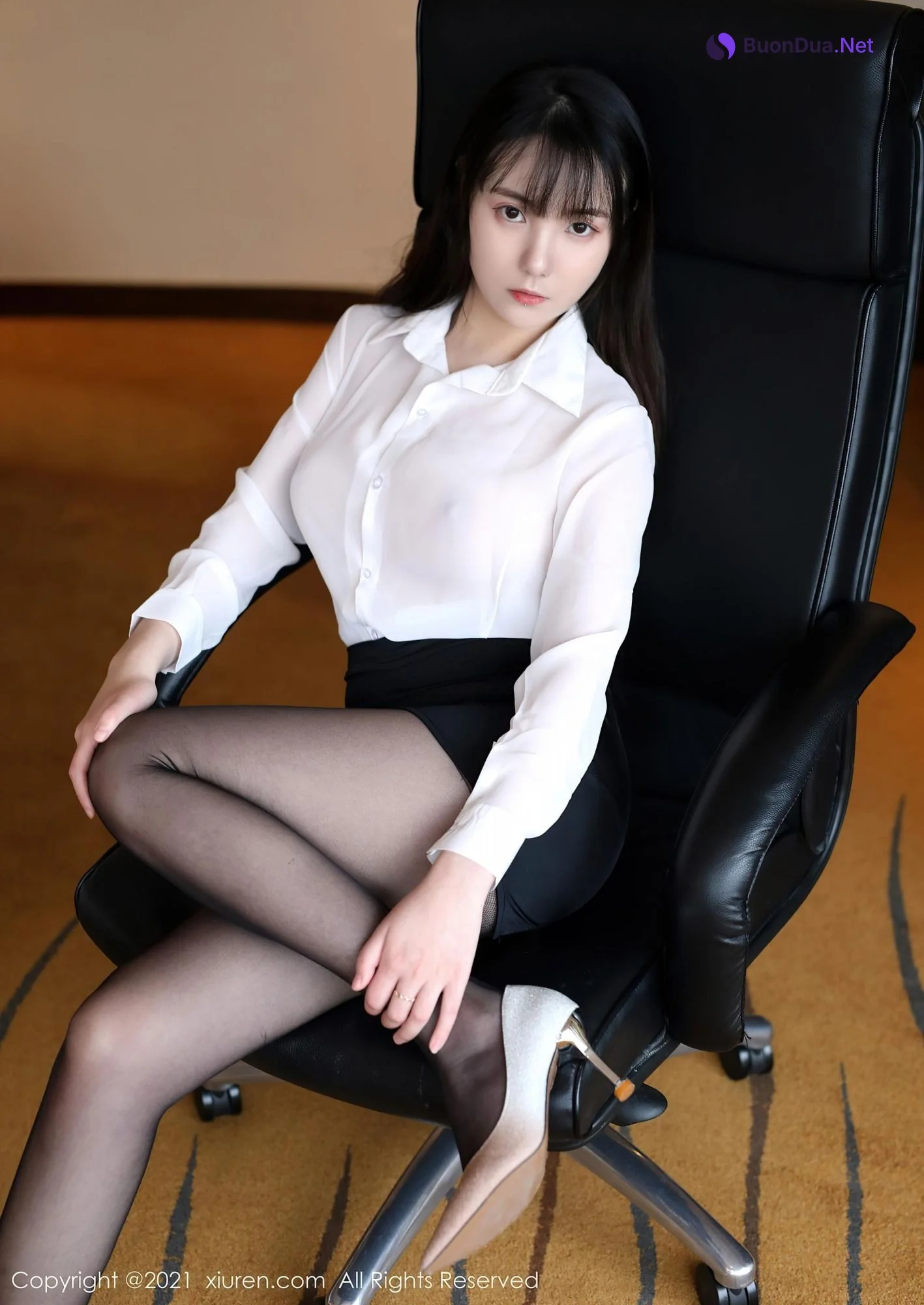 [XiuRen秀人网] 2021.02.03 No.3076 揉揉肉肉 - Photo 4
