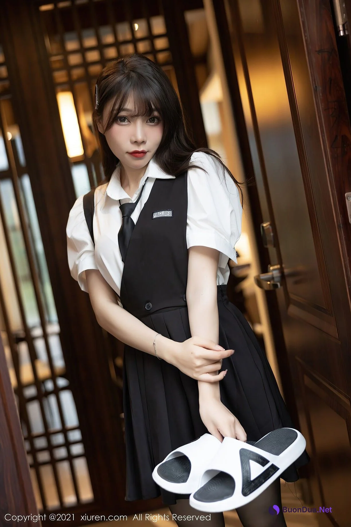 [XiuRen秀人网] 2021.07.08 No.3643 芝芝Booty - Photo 4