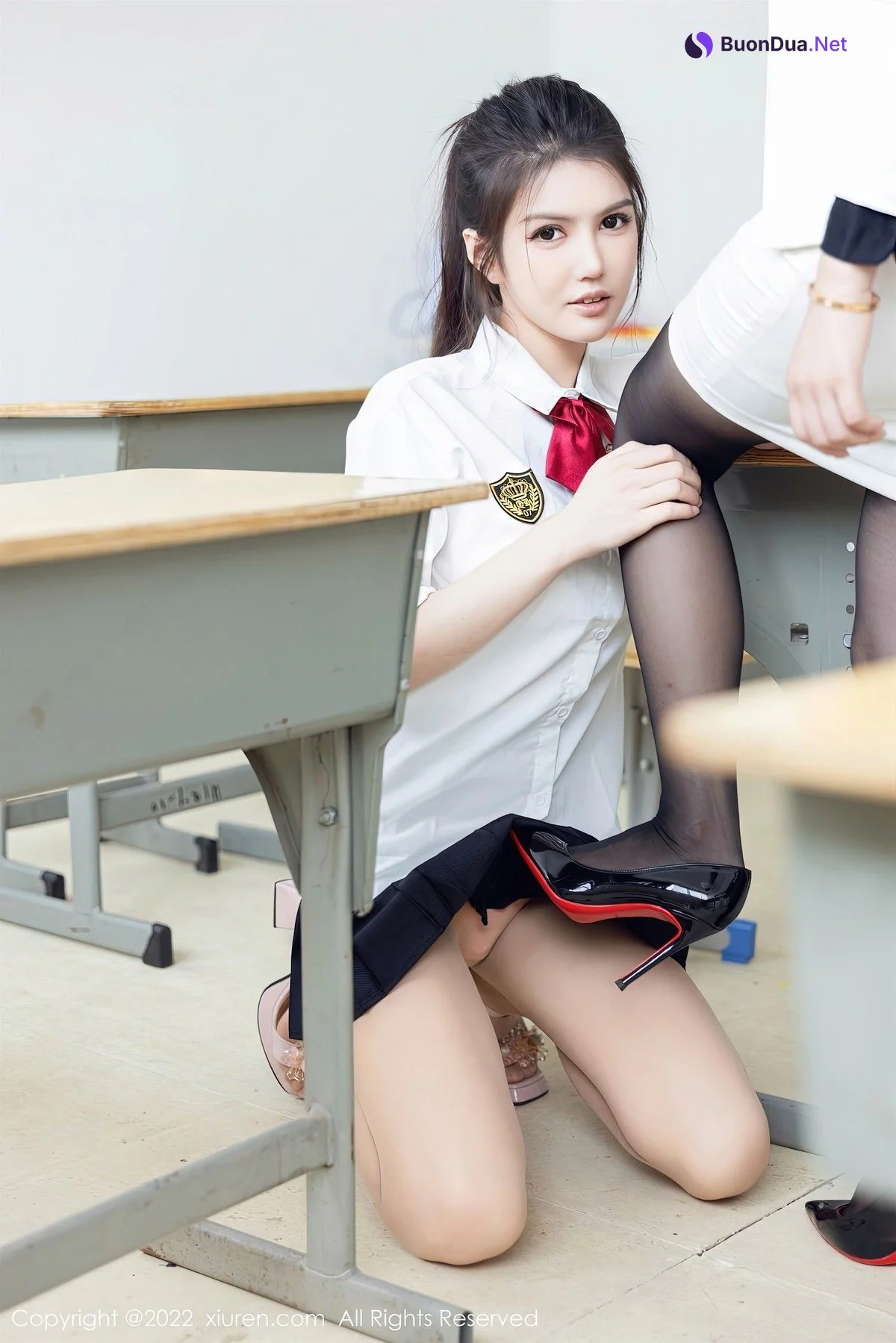 [XiuRen秀人网] No.5762 媛媛酱belle - รูปภาพ 17