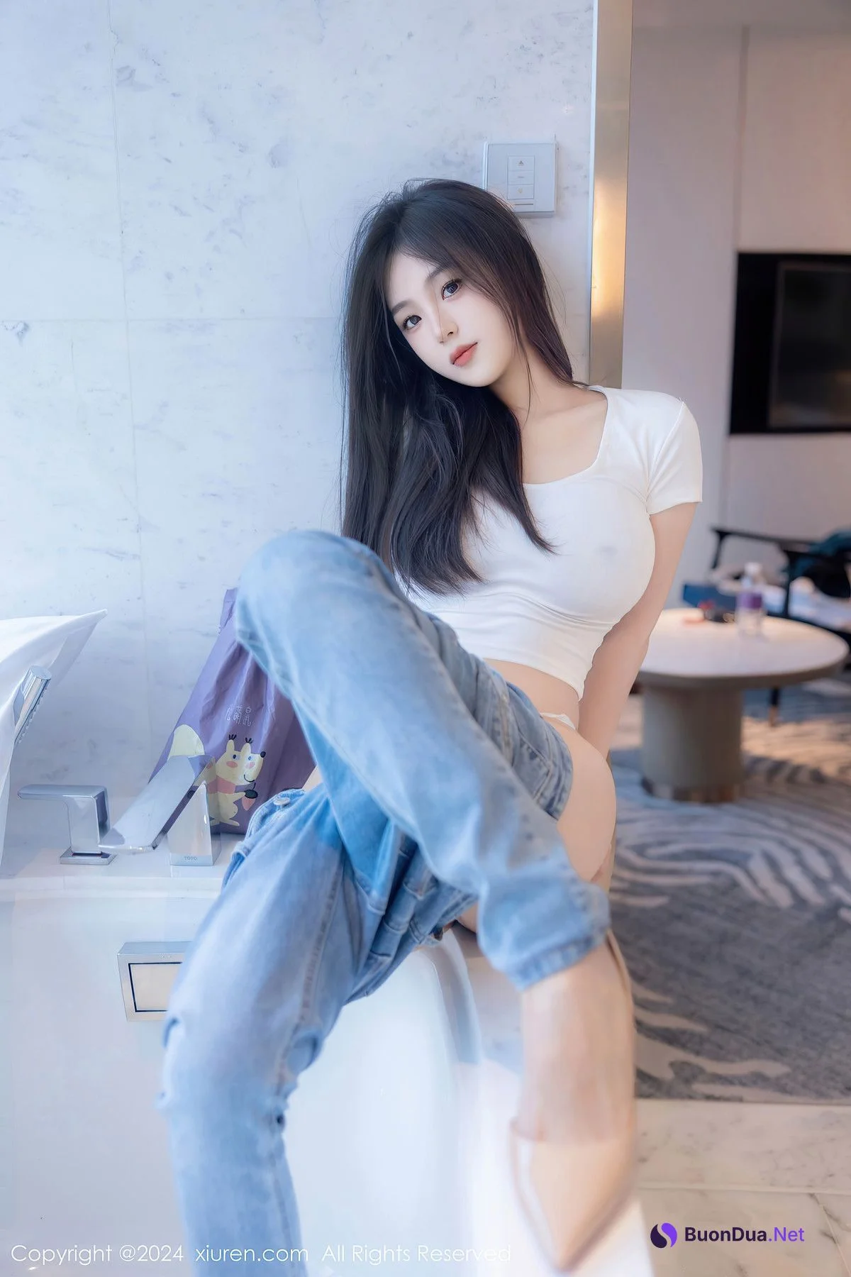 XIUREN No.8467 周周不吃香菜 - Photo 17