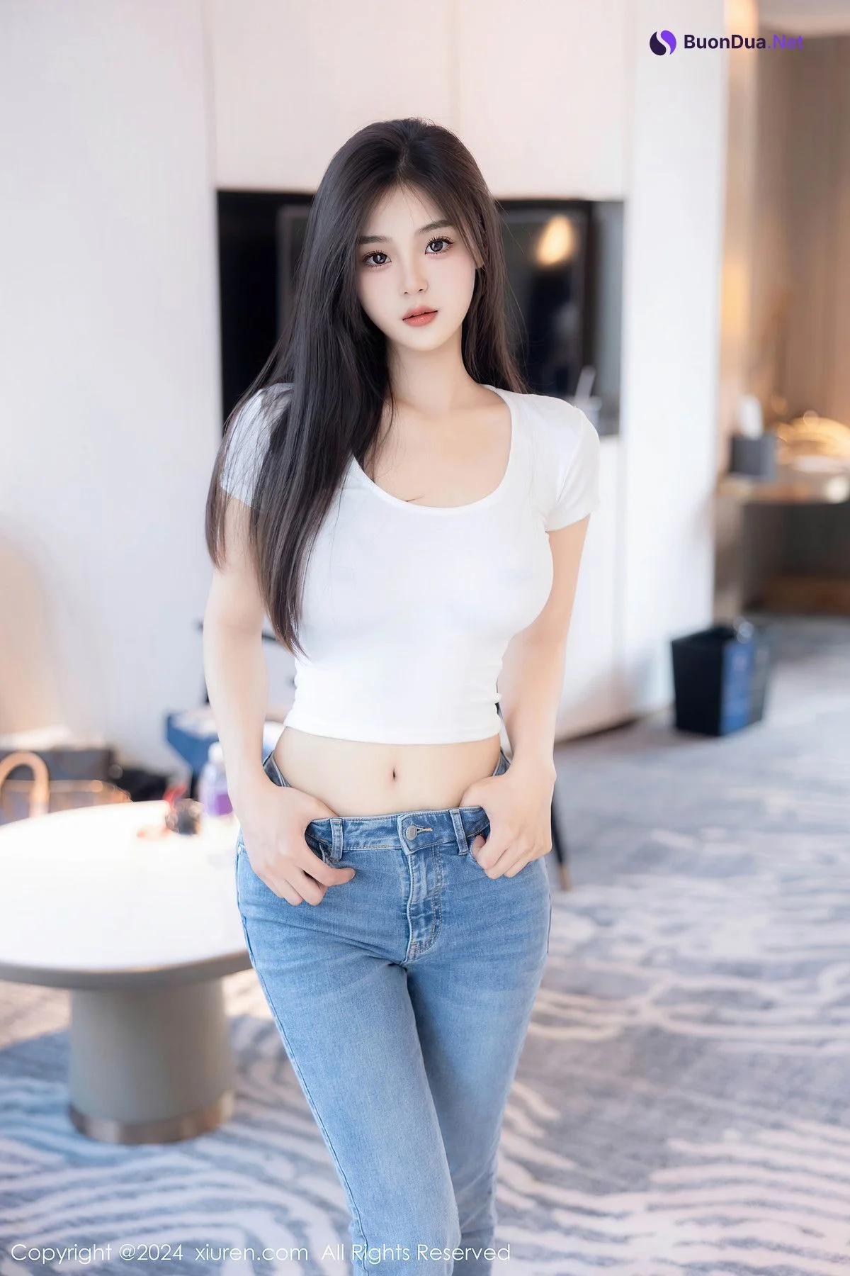 XIUREN No.8467 周周不吃香菜 - Photo 4