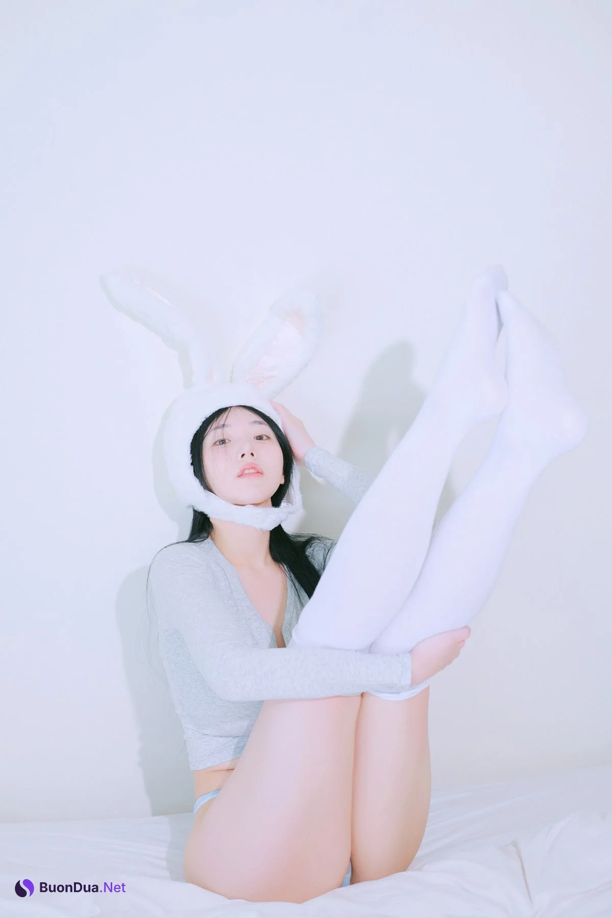 Yeon Woo 연우, Photobook ‘Terrace’ Set.05 - Photo 10