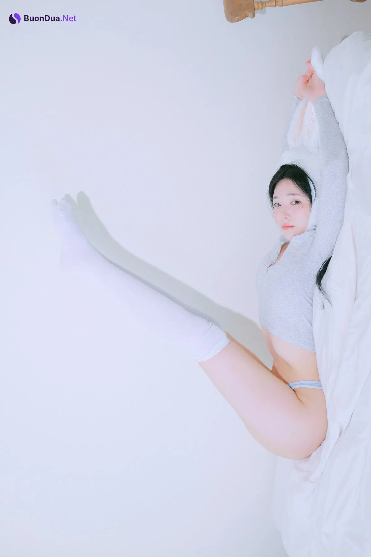 Yeon Woo 연우, Photobook ‘Terrace’ Set.05 - Photo 11