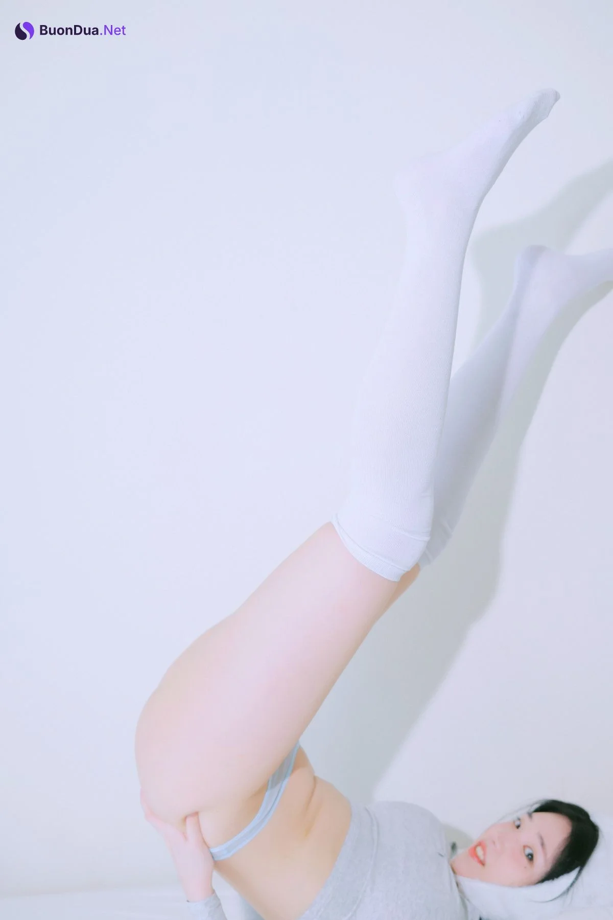 Yeon Woo 연우, Photobook ‘Terrace’ Set.05 - Photo 12