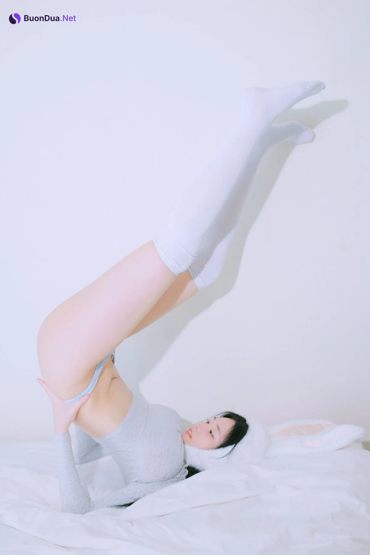 Yeon Woo 연우, Photobook ‘Terrace’ Set.05 - Photo 13