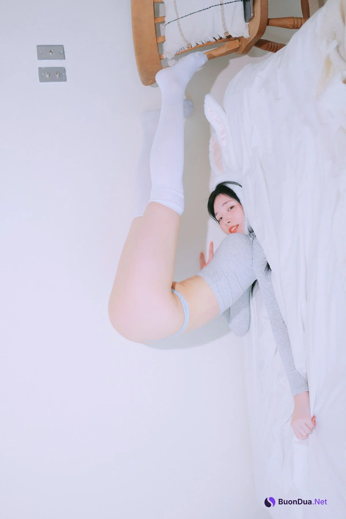 Yeon Woo 연우, Photobook ‘Terrace’ Set.05 - Photo 20